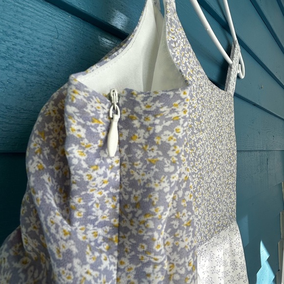 NWT PAPER CRANE Summer Top lined light purple, yellow and white pattern. Size M. - Picture 7 of 10